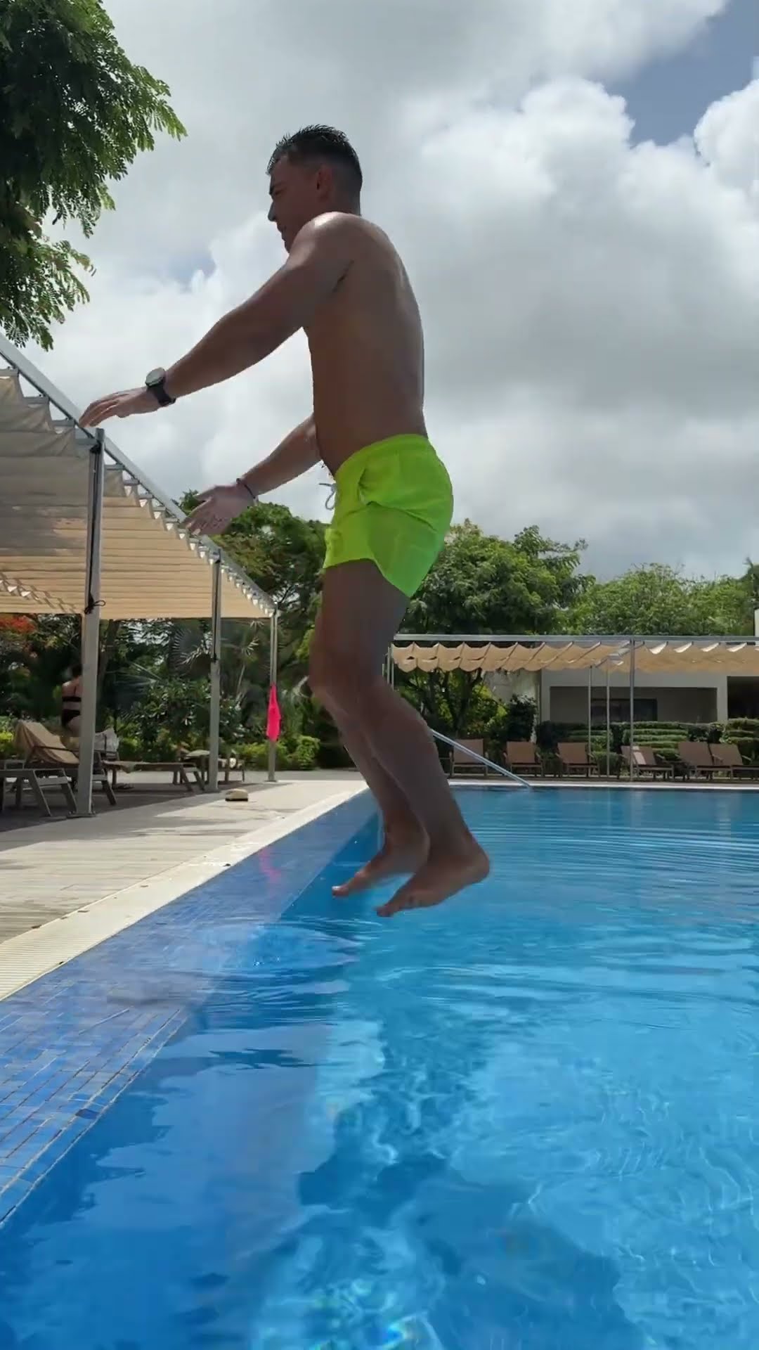 Deep dancing by Secret Vlog