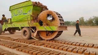 Manufacturing process of Bricks making machine with 2 moulds rows || Mobile bricks machine ||