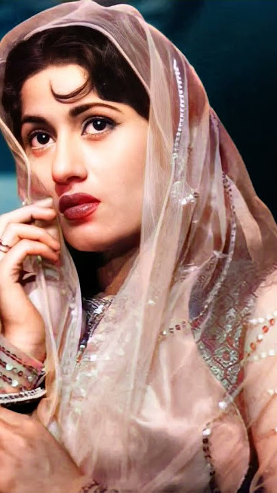 mujhe dekh kar #music #song #oldsongstatus #sadabahaarnagme #sadabaharnagme