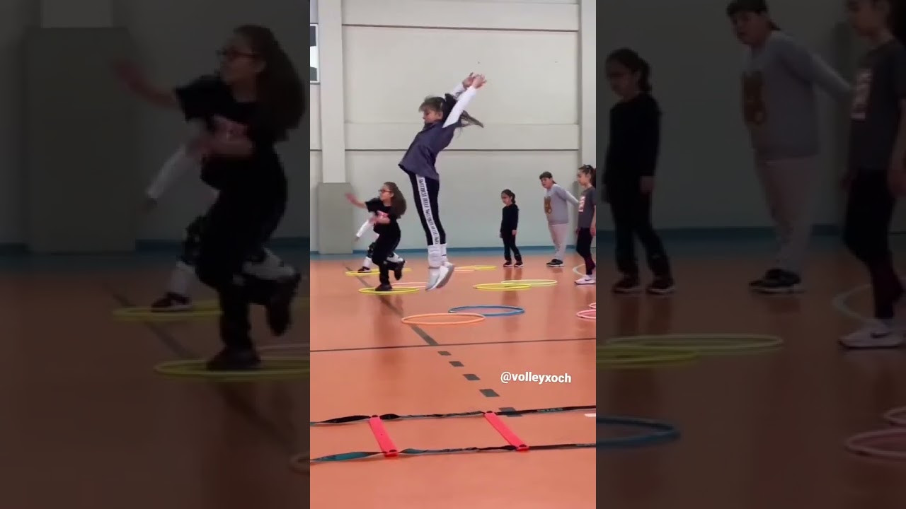 Perfect volleyball Training for kids.