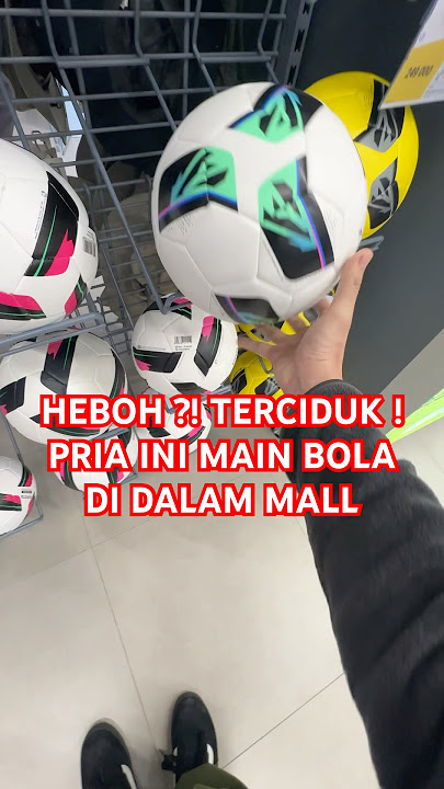 HEBOH ?! TERCIDUK !  PRIA INI MAIN BOLA DI DALAM MALL #shorts #freestyle #juggling #japan