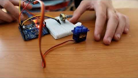 сервопривод повороты с помощью потенциометра arduino