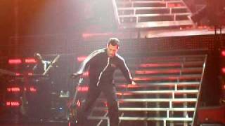 NKOTB Danny Wood Breakdancing @ MSG 10-27-08