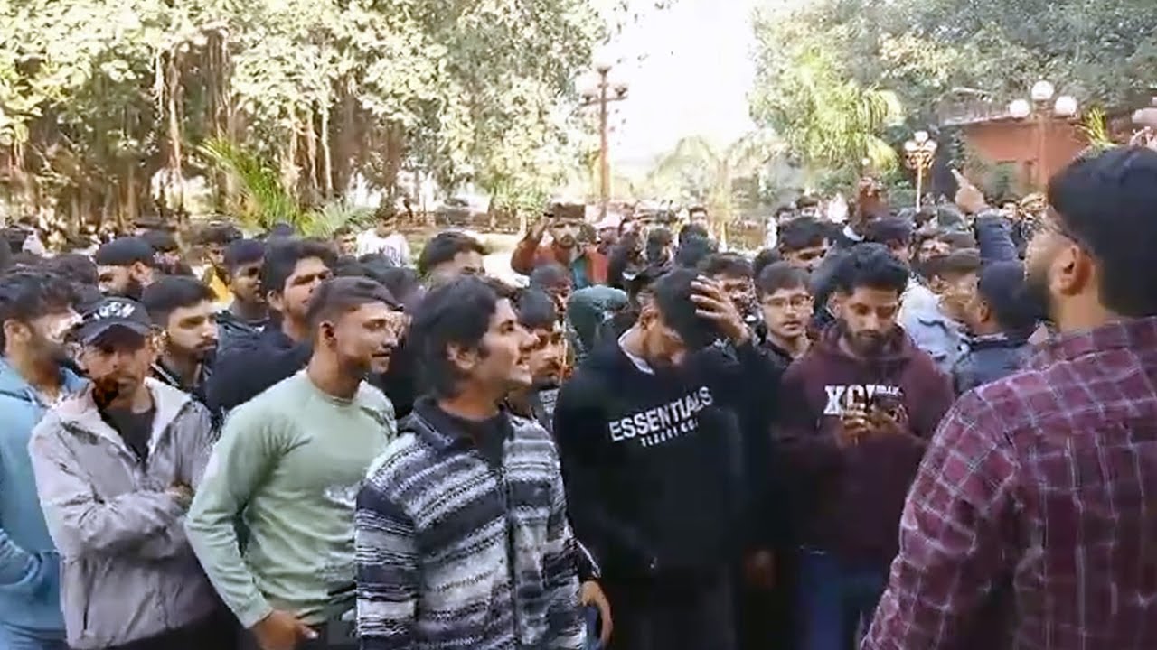 Cluster Univ Jammu Students Protest For Exams’ Postponement - YouTube