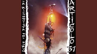 Video voorbeeld van "Articolo 31 - Barbecue (Live)"