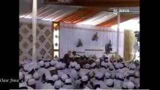 Yai Dr marzuki musta'mar dari malang di al khidmah surabaya