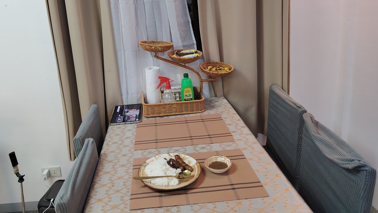 BAHAY NI MR. J SET UP SA CUTE DINING TABLE