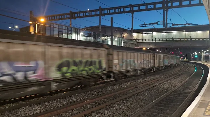 DB Cargo UK Class 66 no: 66032 @ Newport (6V51) 25/11/2025.