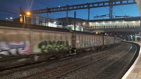 DB Cargo UK Class 66 no: 66032 @ Newport (6V51) 25/11/2025.