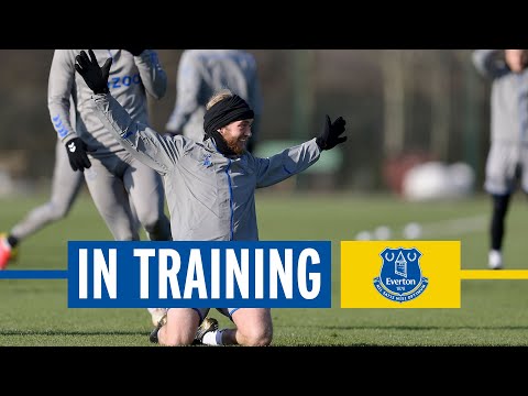 SHOOTING PRACTICE AHEAD OF FULHAM | EVERTON IN TRAINING