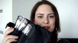 London IMATS 2013 Haul & Vlog
Please check out my blog: www.skindeepbeautyblog.com
Twitter: @Skindeepblogger
Instagram: skindeepblogger
Previous video- First Impressions Lancome Teint Visionnaire Skin Perfecting Makeup Duo: http://youtu.be/9m1ksLC1cj8
Foundation Routine using Make Up For Ever HD Foundation: http://youtu.be/HXpCWE5LR8k
Products purchased:
Velour Mink Lashes in Complete Me/ Those Real
Beauty So Clean Cosmetic Sanitizer Mist & Cosmetic Sanitizer Wipes
Ben Nye Banana Luxury Powder & Neutral Set Colorless Face Powder
Duo Lash Adhesive (clear)
Louise Young LY34 Foundation Brush
Royal & Langnickel Silk Pro Synthetic Powder & C185 Complexion Brushes/ Revolution BX66 Blending Eye Brush & Essentials Large Eye Shader Brush
Z Palette (large)
Sigma F80 Flat Kabuki Brush
Skindinavia Setting Spray
Crown Brush Travel Set & Eye Brushes
Make Up For Ever HD Foundation (shade 118), Smoky Lash Extra Black Mascara, 152 Brush (MUFE was selling at 44.5% off RRP)
Hakuhodo Brushes: J5521 & J4003 (for face); S142, J5523, Kokutan Eye Shadow & BJ142 (for eyes)
Whos in my vlog?
(in order of appearance)
MissBudgetBeauty
LauraLovesBeautyX
Amelia Liana
Lily Pebbles
GlamLifeGuru
missglamorazzi
AModelRecommends
Terry Barber, MAC
TalkBeckyTalk London IMATS 2013 Haul & Vlog