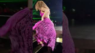 Touching Shakira During Hips Dont Lie El Dorado World Tour Paris 13062018