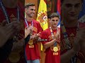El curioso premio a los campeones Fabián y Gavi en su pueblo natal