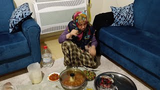 Bugün Başimiza Neler Geldi̇ Rumeysamla İki̇mi̇z Kaldik Akşam Yemeği̇