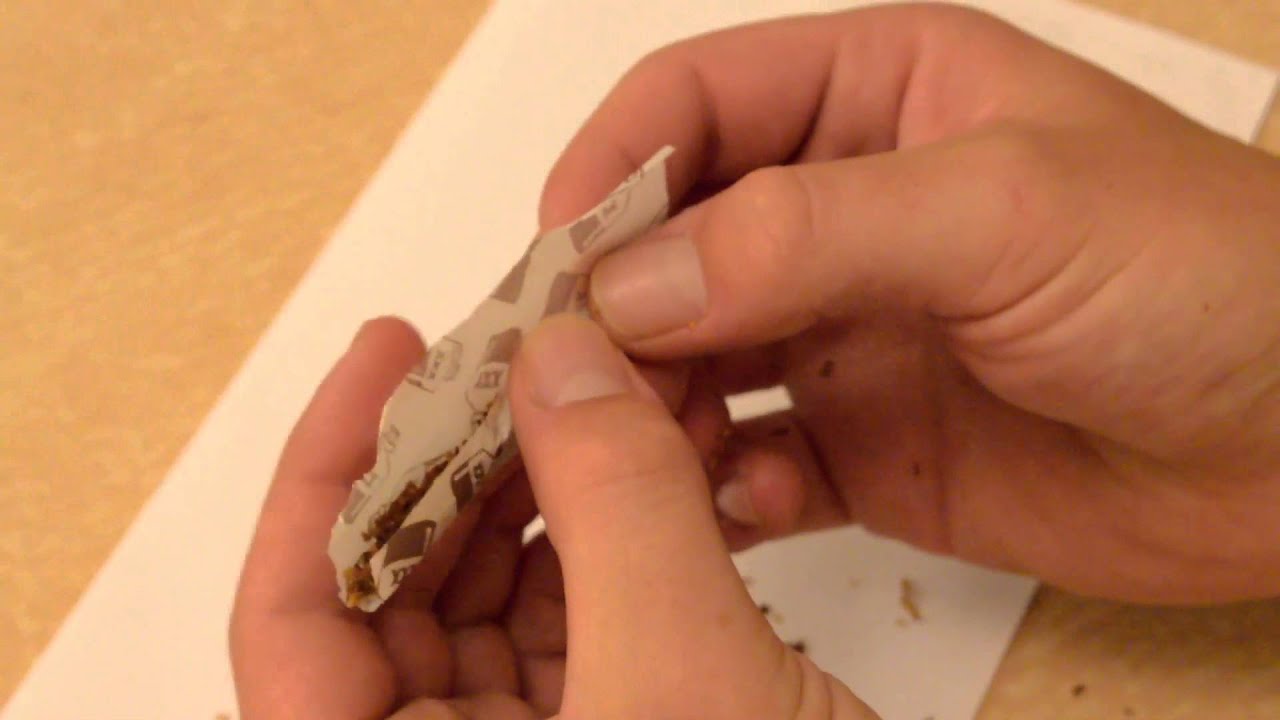How to Roll A Smoke! YouTube