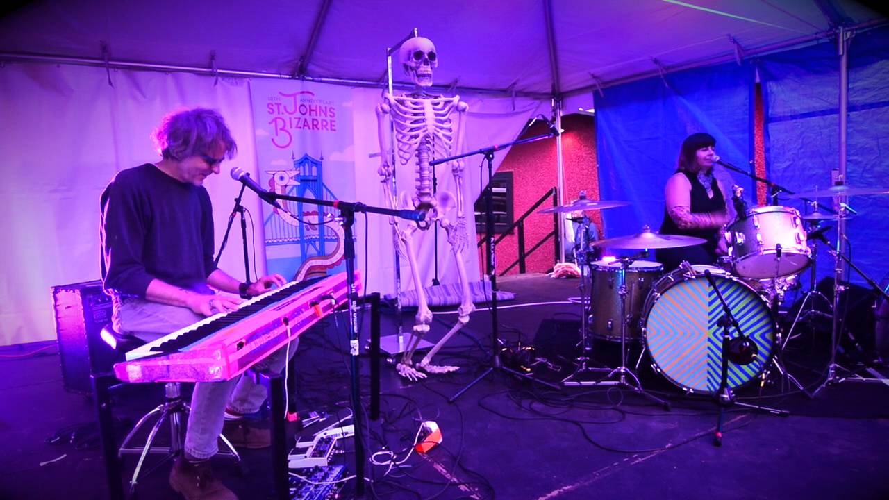 Quasi -"I Give Up"- Live at the St. Johns Bizarre