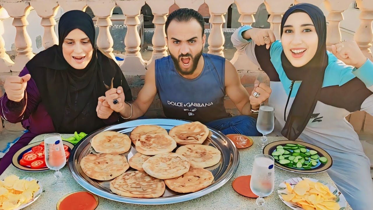 تحدي القوه لدينا ولا خوف علينا💪على اكبر صنيه حواوشي🫓وال تقدر تاكله ونت وحظك العقاب عسكري أمر يافندم👮