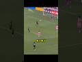 絶対に渡してはいけない相手にパスミスしたGKの末路 #サッカー