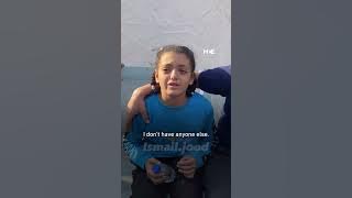 Gadis Palestina menangis setelah ibunya dibunuh