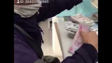 Nhói Lòng Khi Ra Ngân Hàng Gặp Cảnh Này