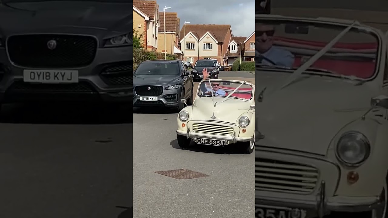 Our Morris Minor on its way to do a wedding ❤️