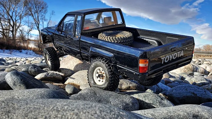 New RC4WD Xtracab RTR RC Crawler test run slightly modified suspension