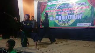 Ganas Duel siswi SMP AL-MUROTTILIN  main clurit dan golok