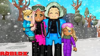 ⛄ FAMILY GOES TO A SKI RESORT ON BLOXBURG ❄️ | Roblox Roleplay