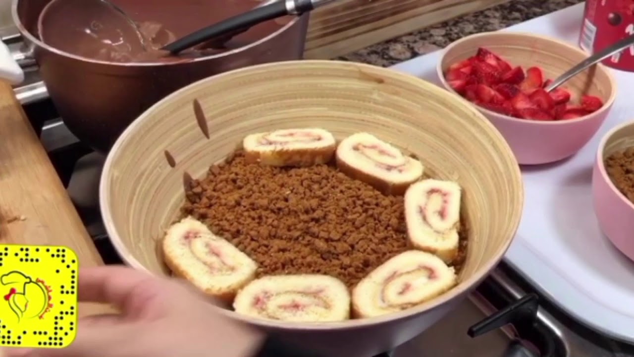 ترايفل الفراوله والكاكاو على طريقة بنت الهاشمي