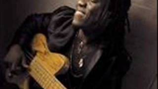 Video thumbnail of "Richard Bona - Souwedi NA Wenge"