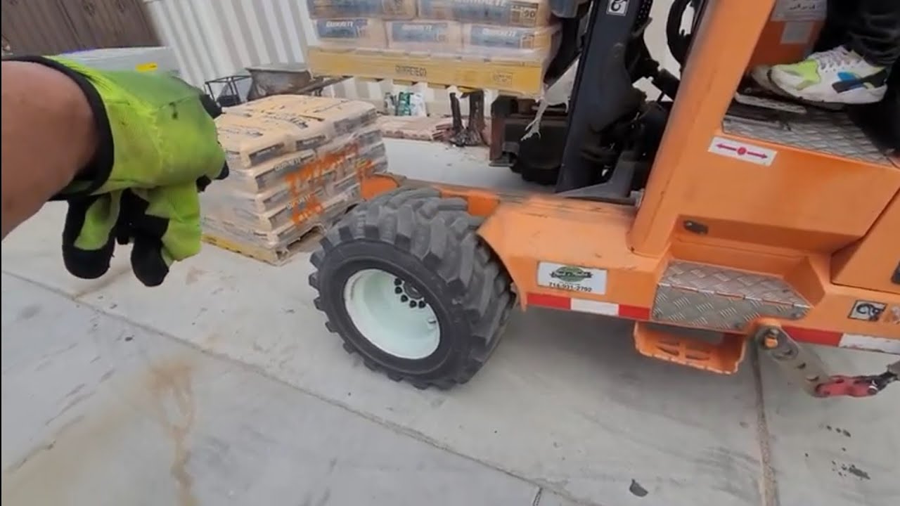 MOFFETT TRAINING HOW TO DOUBLE STACK CONCRETE BAG PALLETS. 