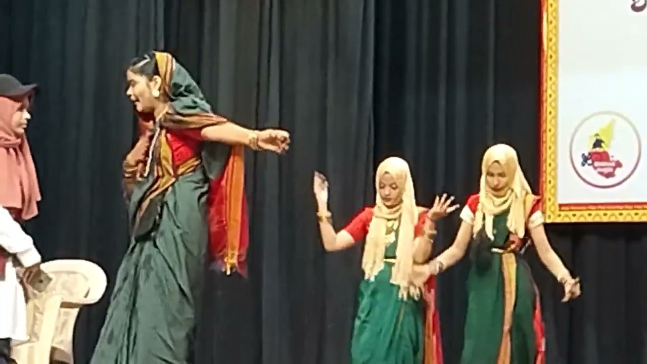 ಜಾನಪದ ಗೀತೆ ಮತ್ತು ನೃತ್ಯ.