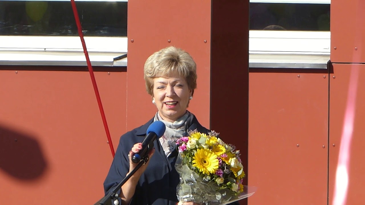 В гимназии А.Пушкина (Вильнюс) - первый звонок