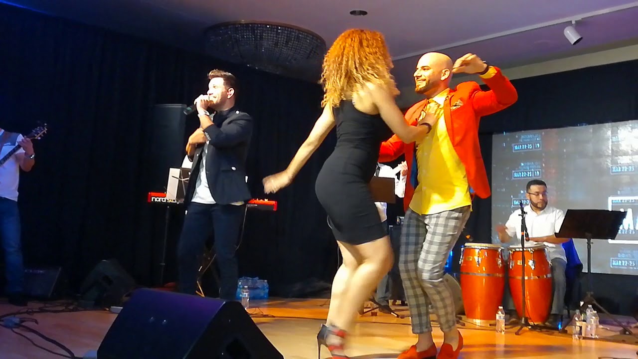 Ataca y La Alemana dancing at Dani J concert [Amor Eterno] @ Chicago Salsa Bachata Festival (CSBF)