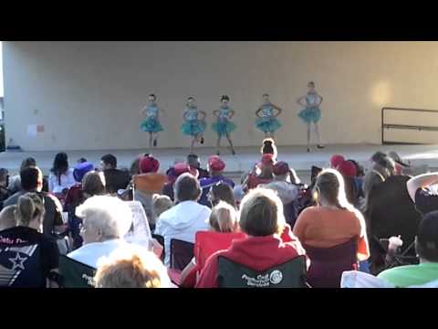Barbs School of Dance Lawnchairs on the Square