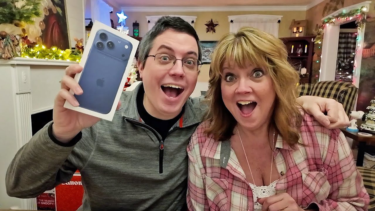 コロの母さん♥️ Unboxing My Mom's iPhone 17 Pro Max - YouTube