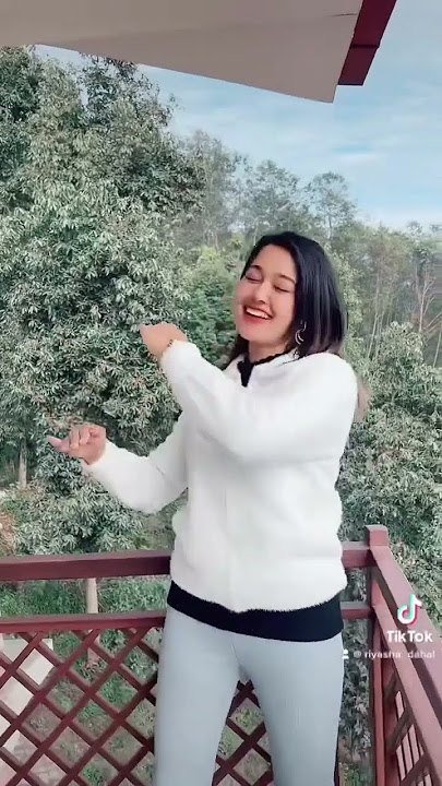 Ghumai dinu bhatu nau tale dharaha /Kata hideu sali tharu cultural song / New Nepali TikTok/ #shorts