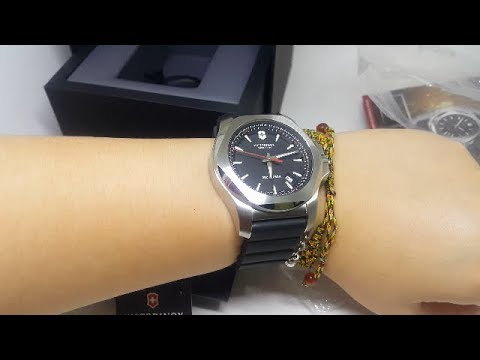 Anda Mencari Jam Tangan Swiss Army ? Cek Stok Kami, Cocok? Hubungi Hotma Enda SMS/WA 0853 6164 5049 . 