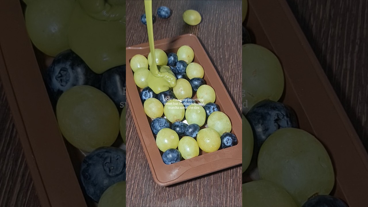 Viral Vegan Matcha Chocolate Bark with White Grapes and Blueberries!