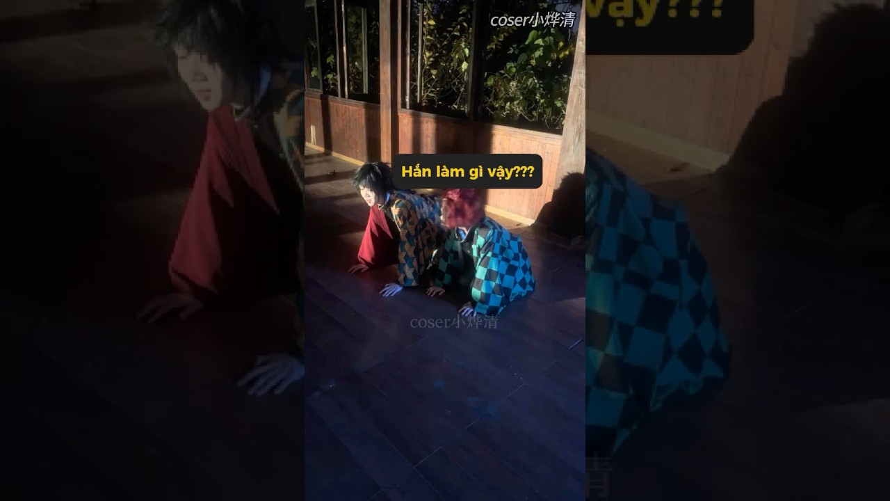 Đừng đang đánh nhau nửa chừng rồi đột nhiên chơi game VR chứ! #meowcosplay #shorts