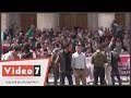 بالفيديو.. طلاب الإخوان يطوفون جامعة القاهرة رافعين شعار «رابعة»