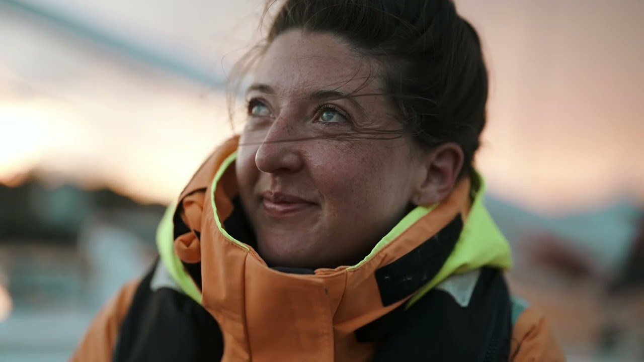 ⁣Lace up your hiking boots and join us on this sailing trip where we Sail & Hike in Norway!