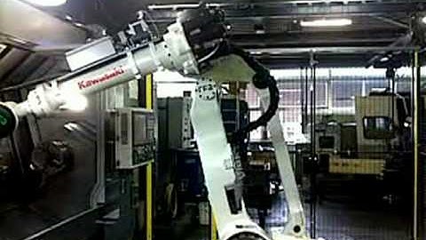 RFA Kawasaki heavy duty Robotloader with RFA-Vision loading Okuma Multus B400-W