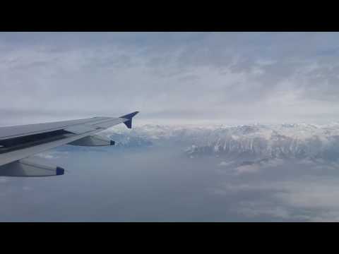 Video: Terbang Di Atas Pegunungan Cascade Yang Anomali