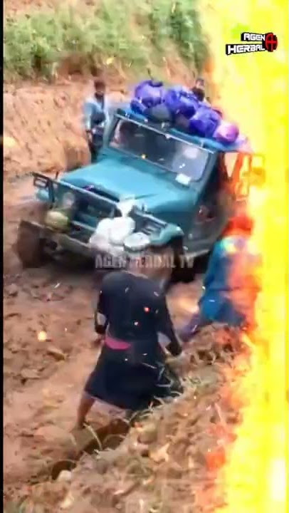 Viral Dakwah Masturoh ke SulBar Rute Jalan yang berlumpur