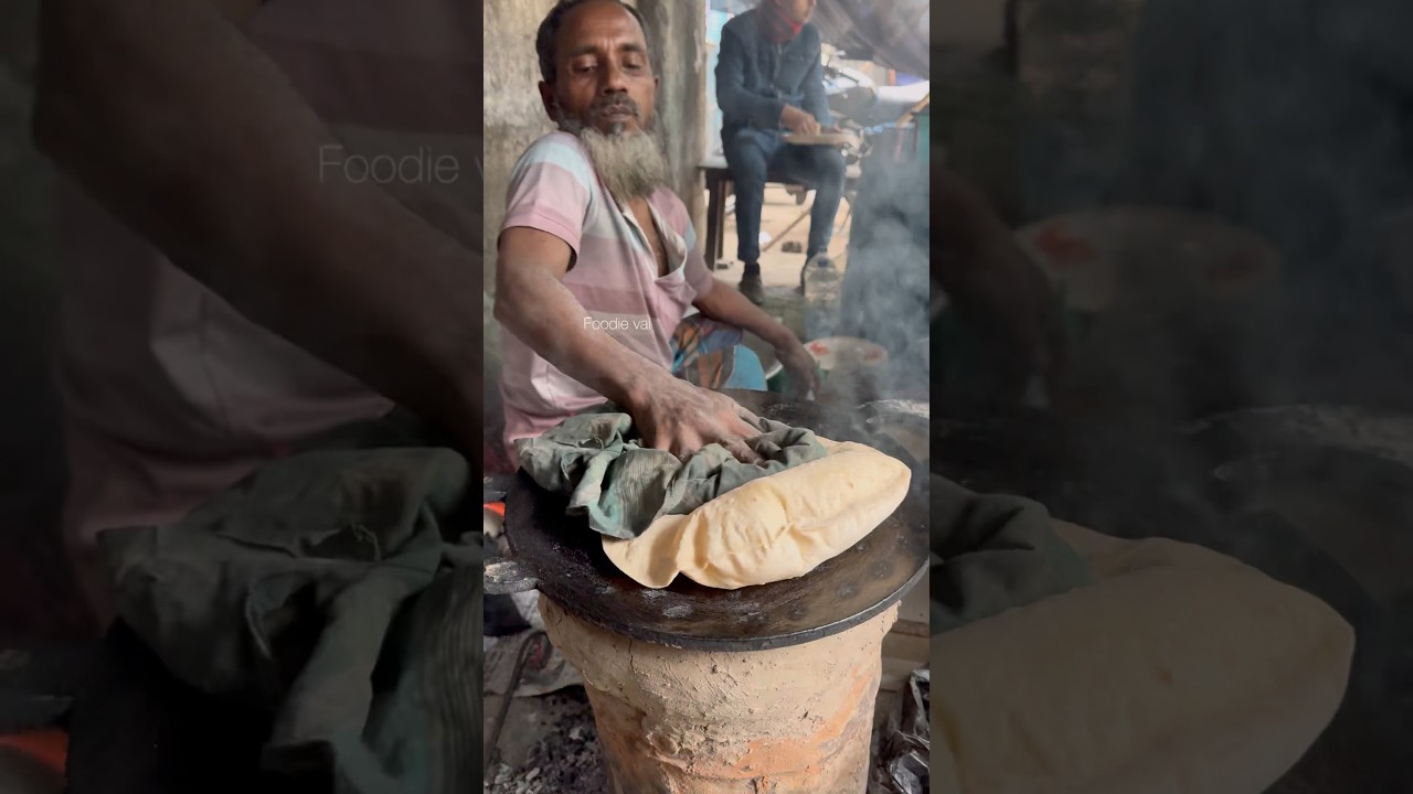 Трудолюбивый мужчина готовит потрясающие роти 😱 