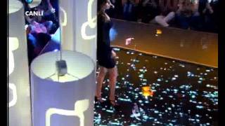 Funda Arar - Sen Ve Ben Canlı Performans (Beyaz Show 7/10/2011) Resimi