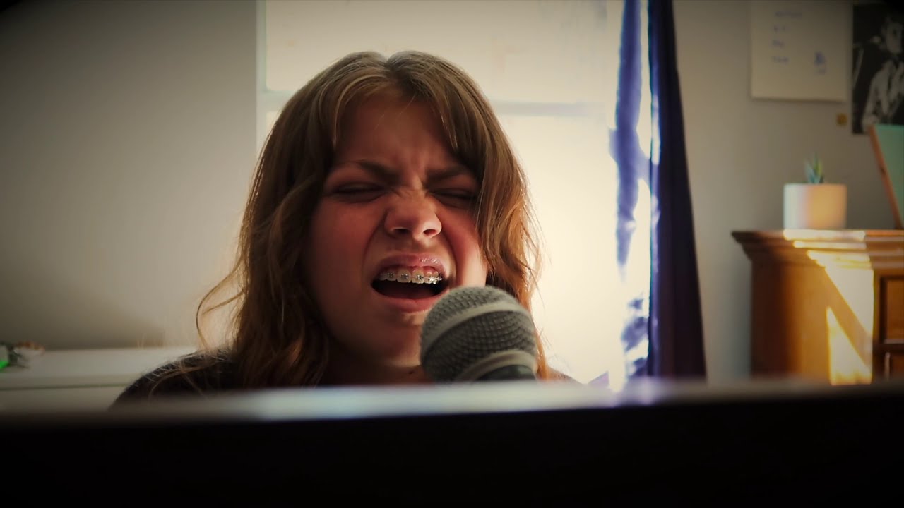 The Sound of Silence - Simon and Garfunkel cover by Chloe on the C (live)