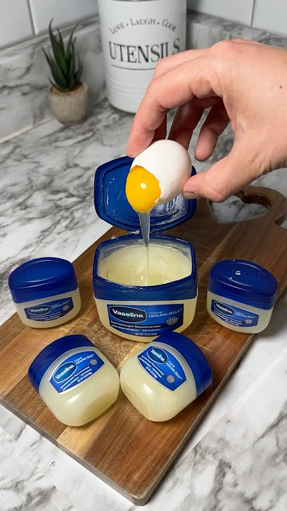 Vaseline and Egg: The Anti-Aging Trick That Works! #lifehacks #homehacks #skincaretips