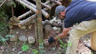 Survival Hut 3 Overnight: Mud &amp; Stone Firepit